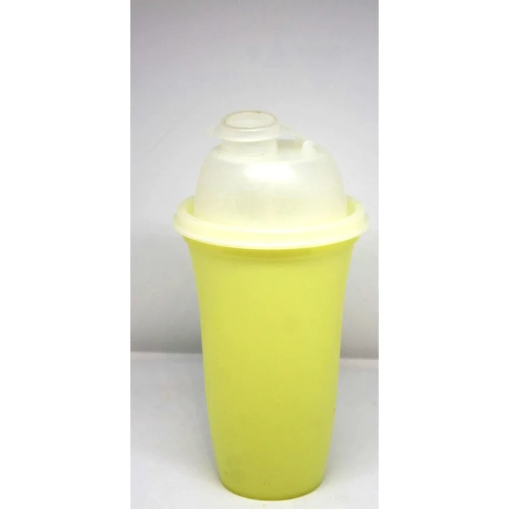 Vintage Tupperware Shaker Gravy mixer Quickshake blender #844 Yellow 16 oz